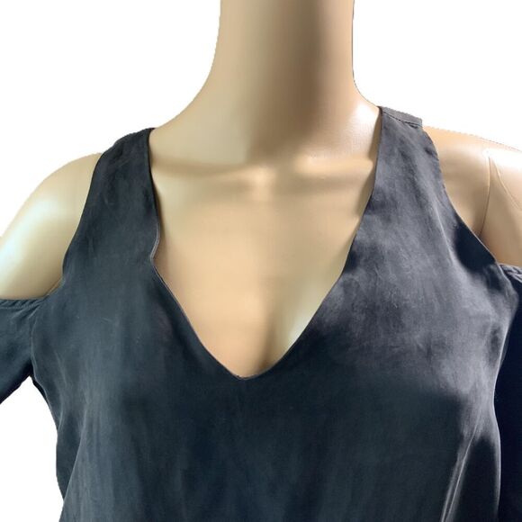 Line + Dot Black Cold Shoulder Long Sleeve V-Neck Coquette Womens Blouse Small - Picture 2 of 11